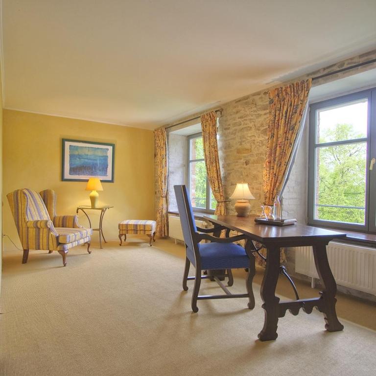 Hotel Burg Wanzleben Oda fotoğraf